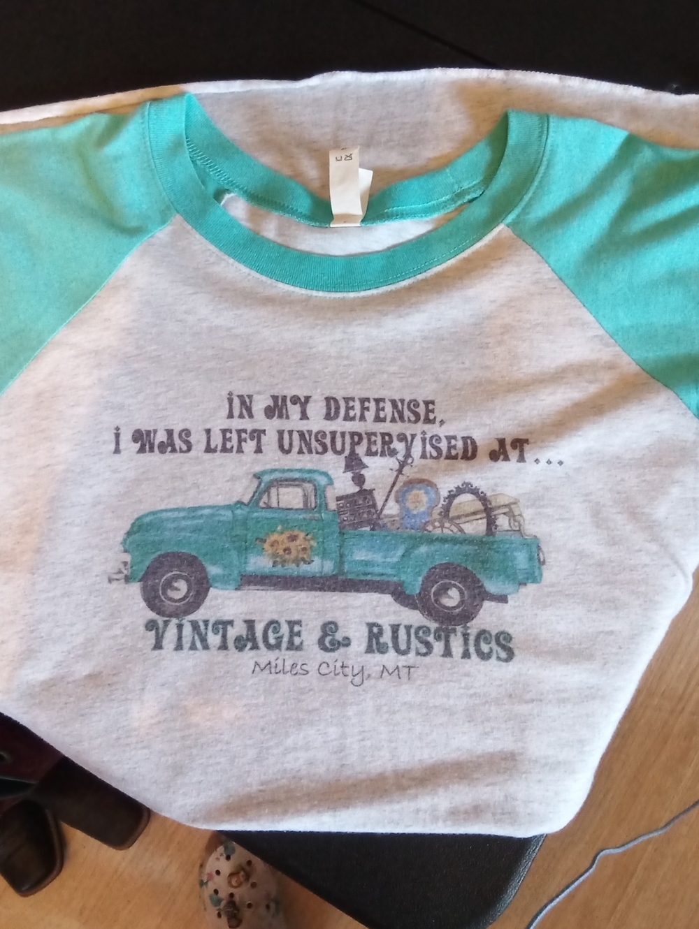 Vintage & Rustics Turquoise Raglan women's Shirt